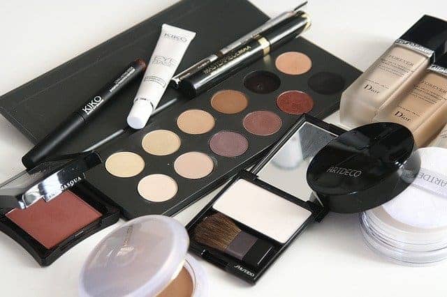 makeup eyeshadow blush powder mascara
